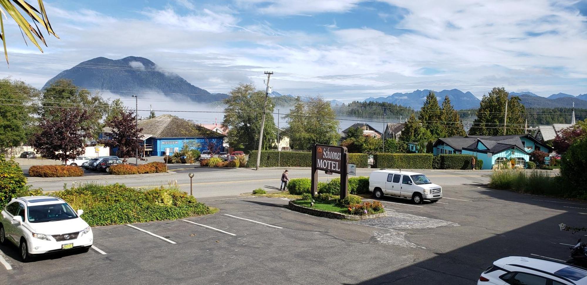 Schooner Motel Tofino Exterior foto